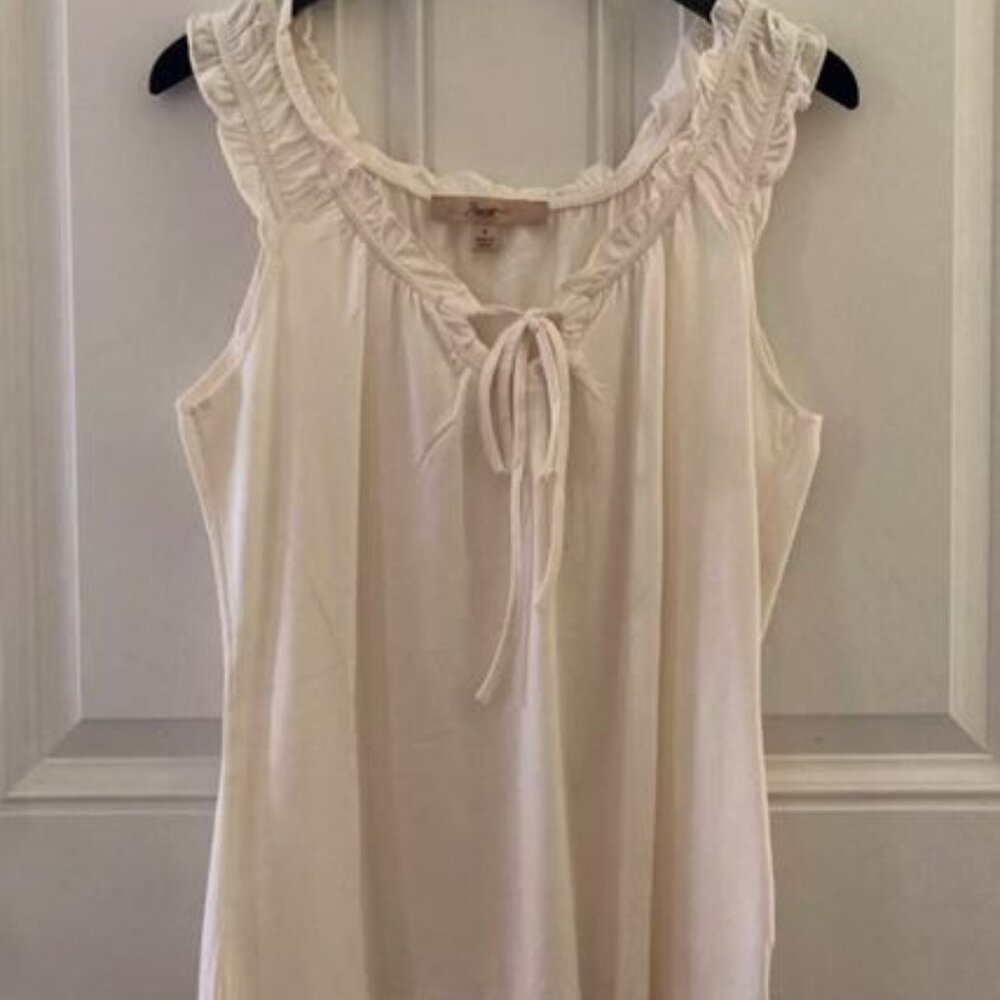 Motto Sleeveless Shirred Keyhole Knit Top